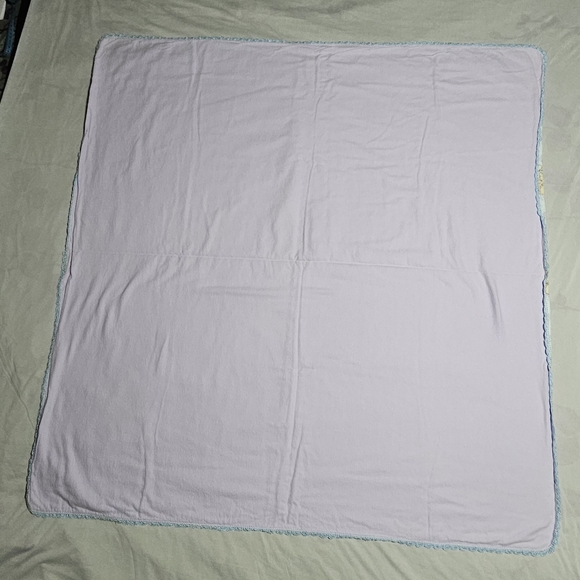 Precious Moments puppy baby blanket with crocheted edges 38" by 40" - Picture 11 of 15